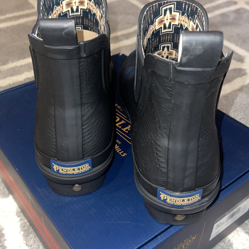 Pendleton Heritage Solid Chelsea Boot - image 4